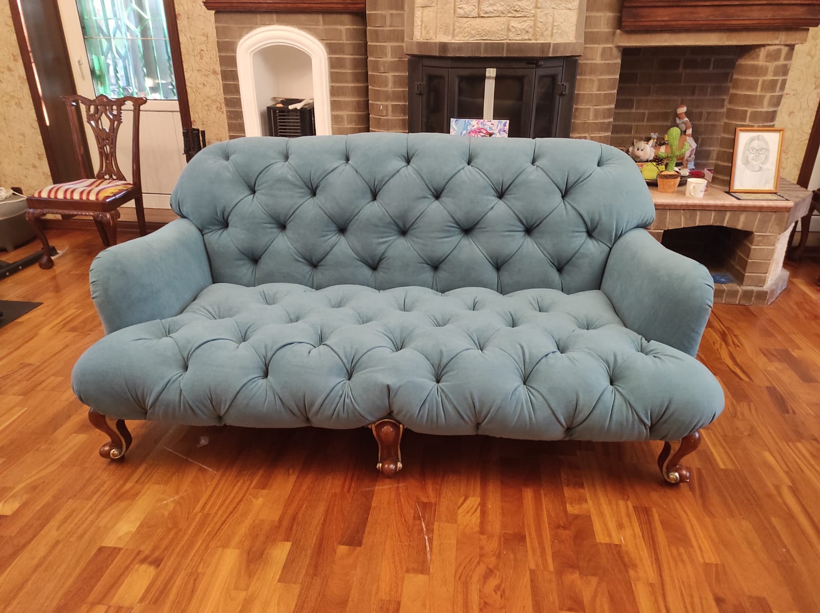 Обивка дивана. Городовиковск